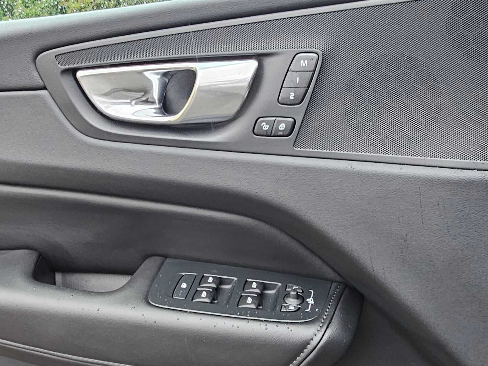 2025 Volvo XC60 Core