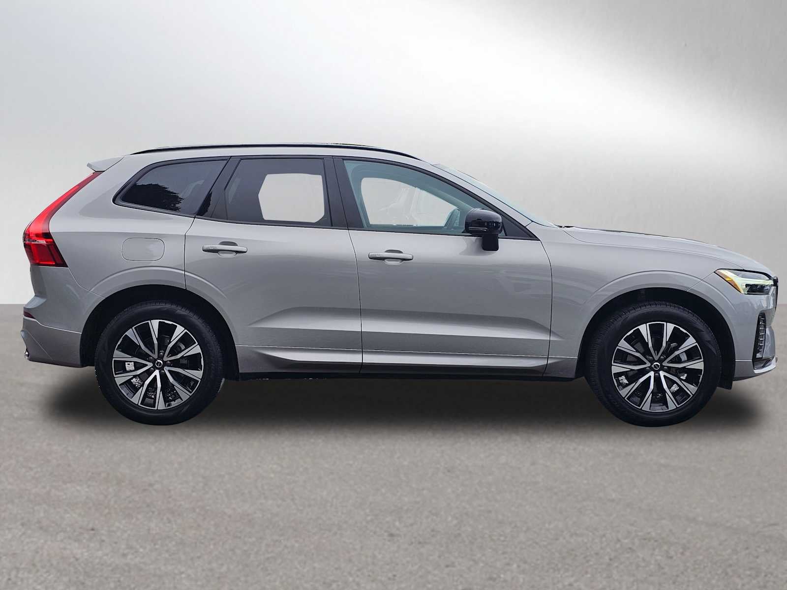 2025 Volvo XC60 Core