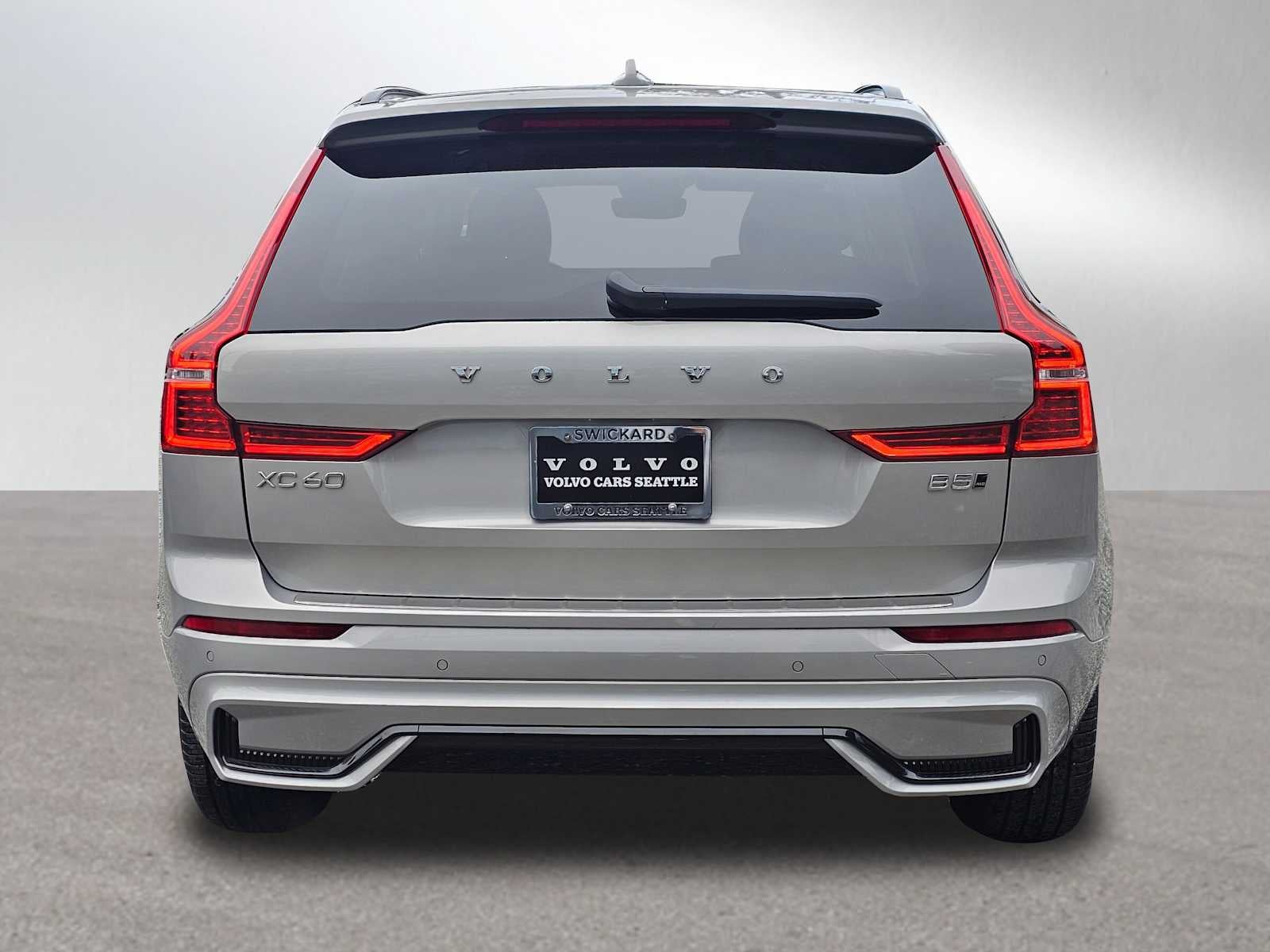 2025 Volvo XC60 Core