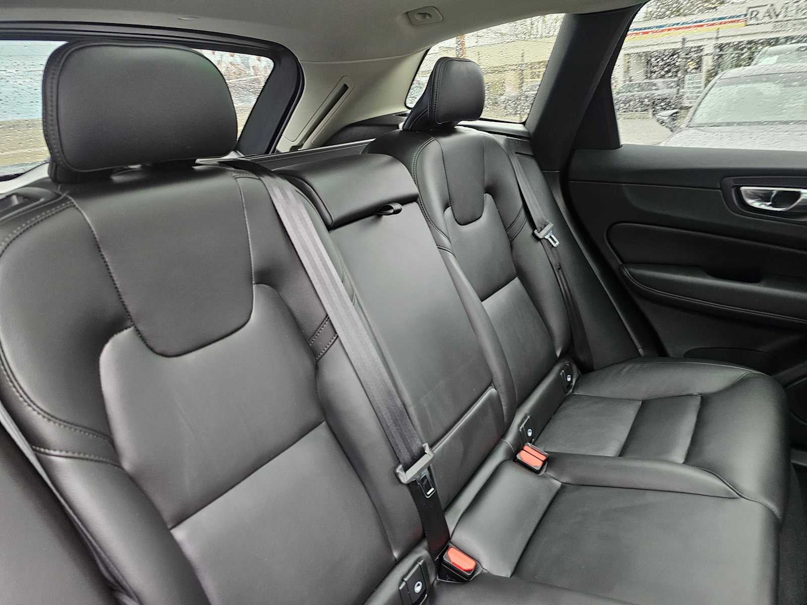 2025 Volvo XC60 Core