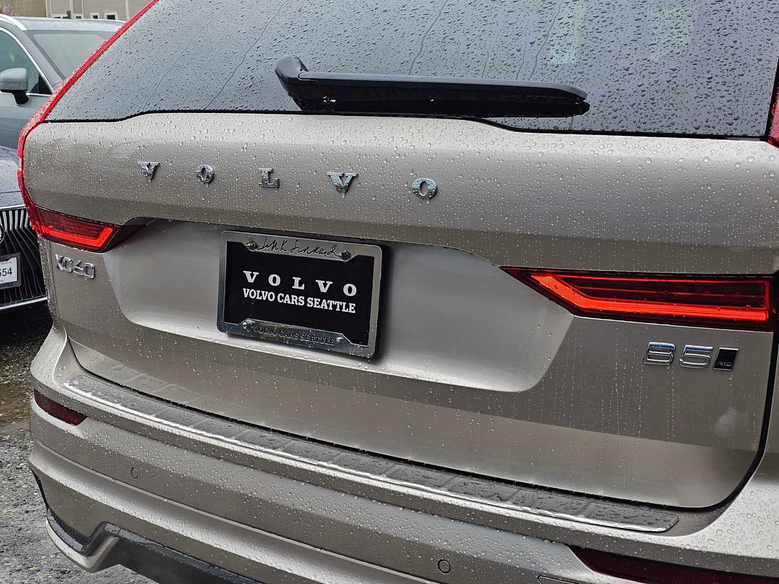 2025 Volvo XC60 Core