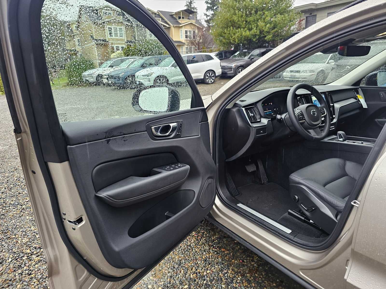 2025 Volvo XC60 Core