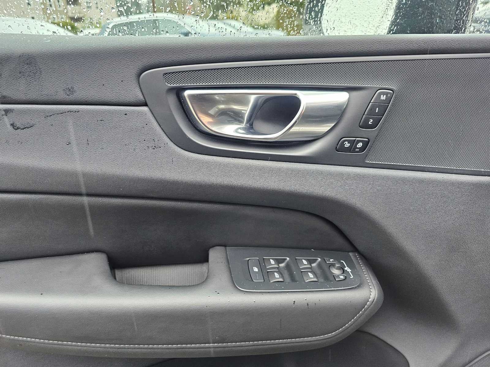 2025 Volvo XC60 Core