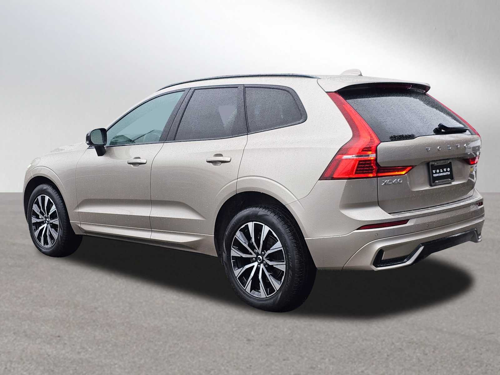 2025 Volvo XC60 Core