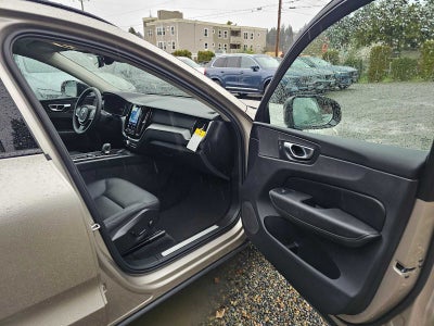 2025 Volvo XC60 Core