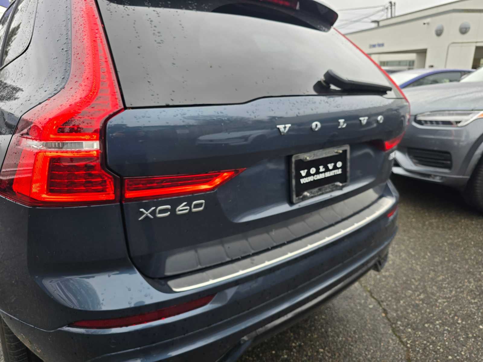 2025 Volvo XC60 Core
