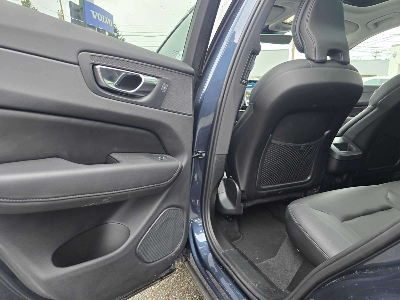 2025 Volvo XC60 Core