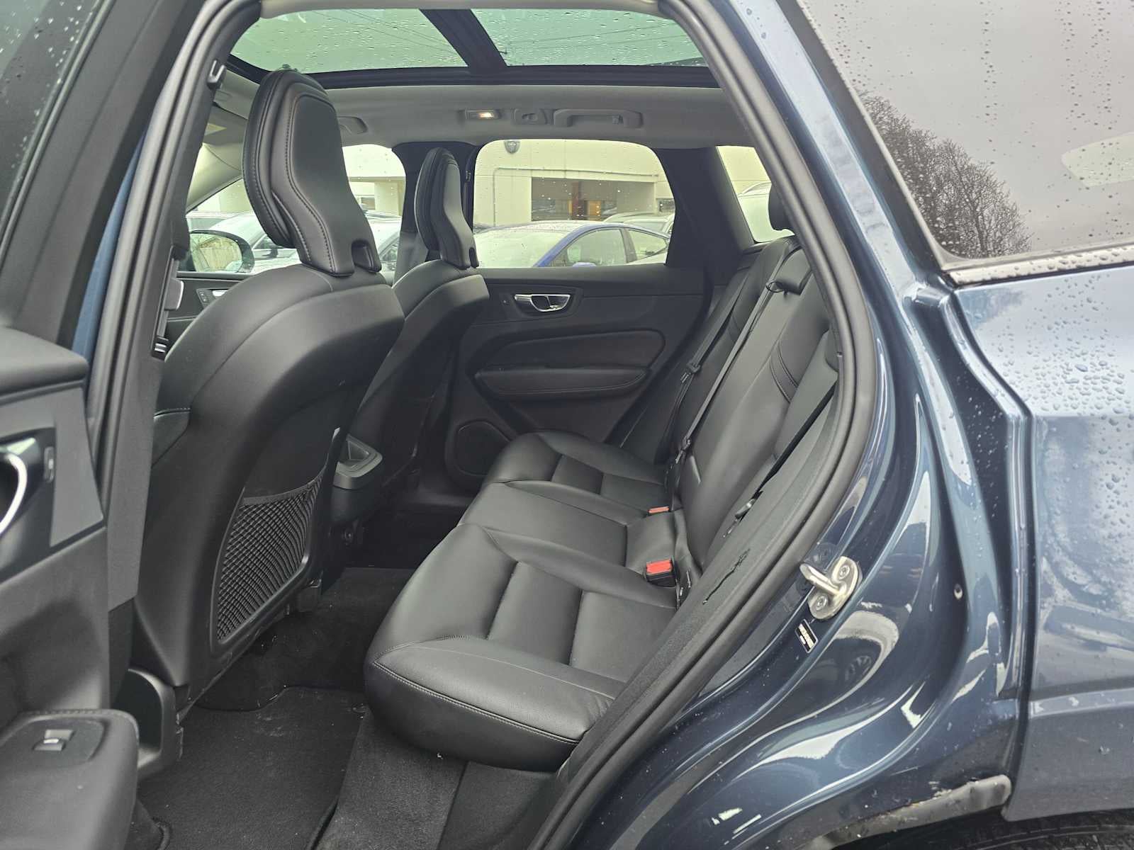 2025 Volvo XC60 Core