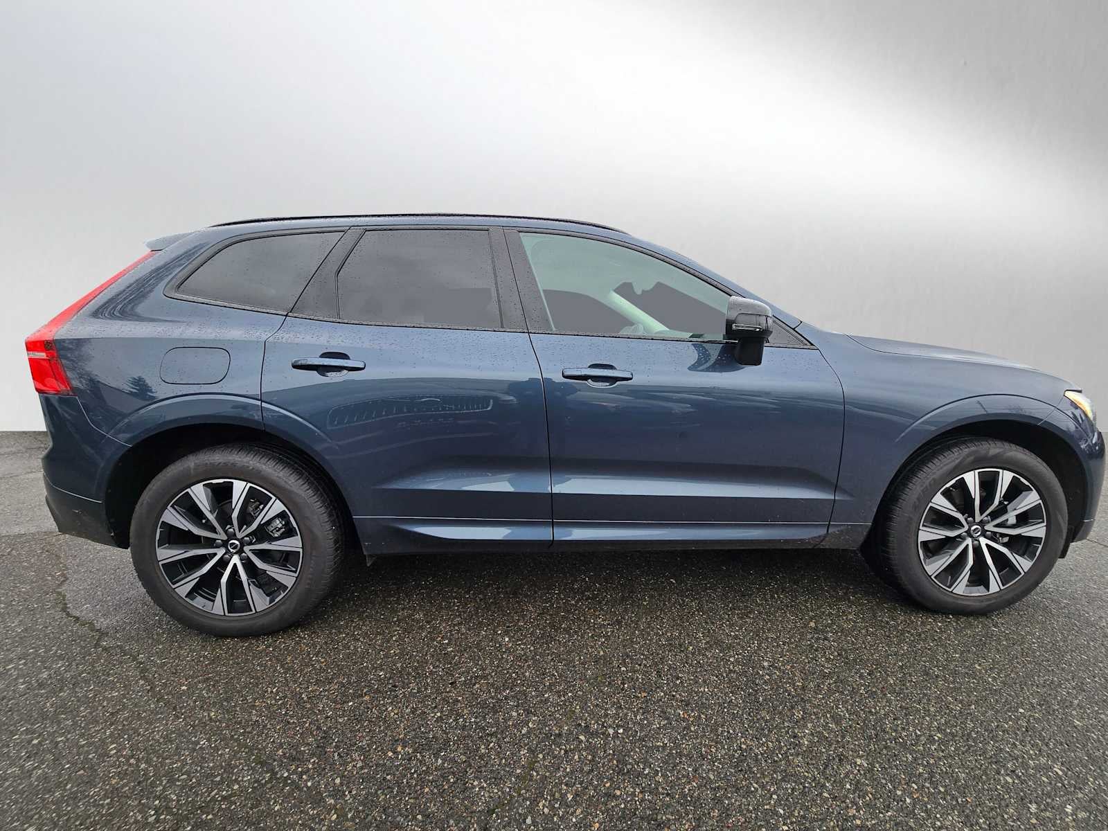2025 Volvo XC60 Core