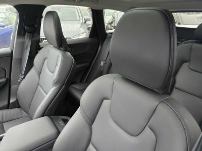 2025 Volvo XC60 Core