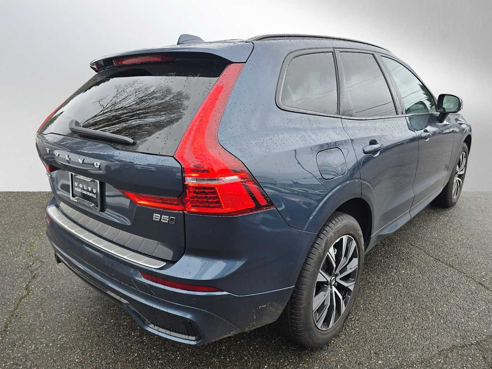 2025 Volvo XC60 Core