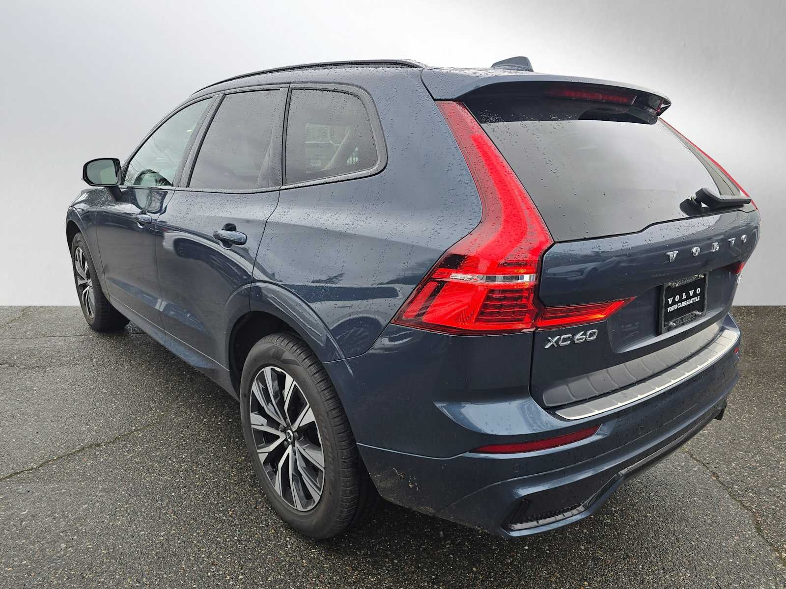 2025 Volvo XC60 Core