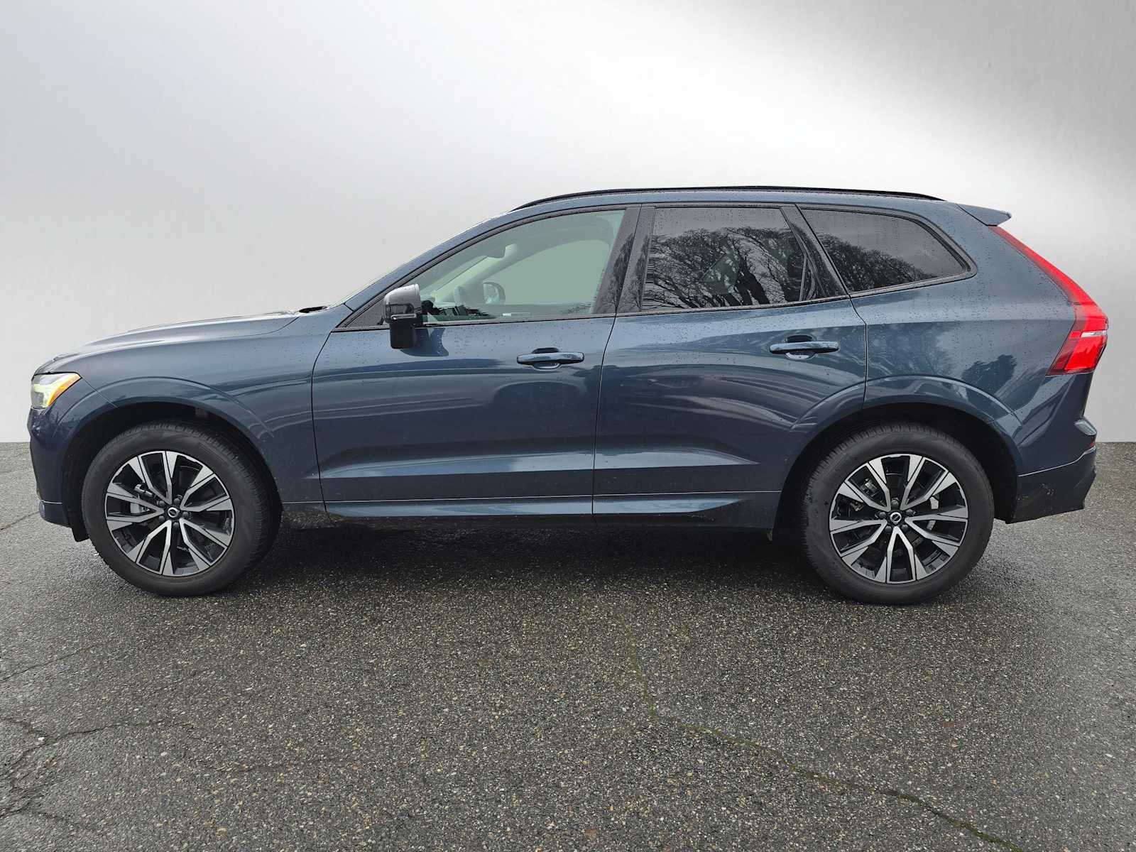 2025 Volvo XC60 Core