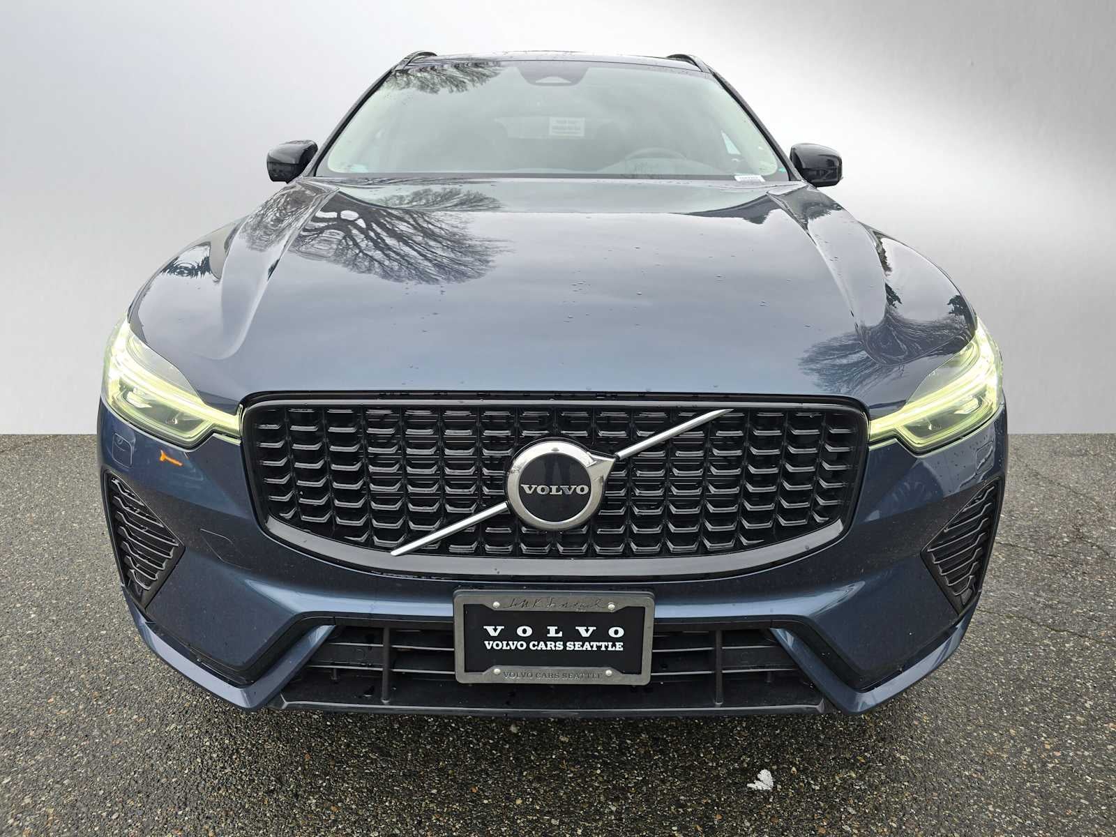 2025 Volvo XC60 Core
