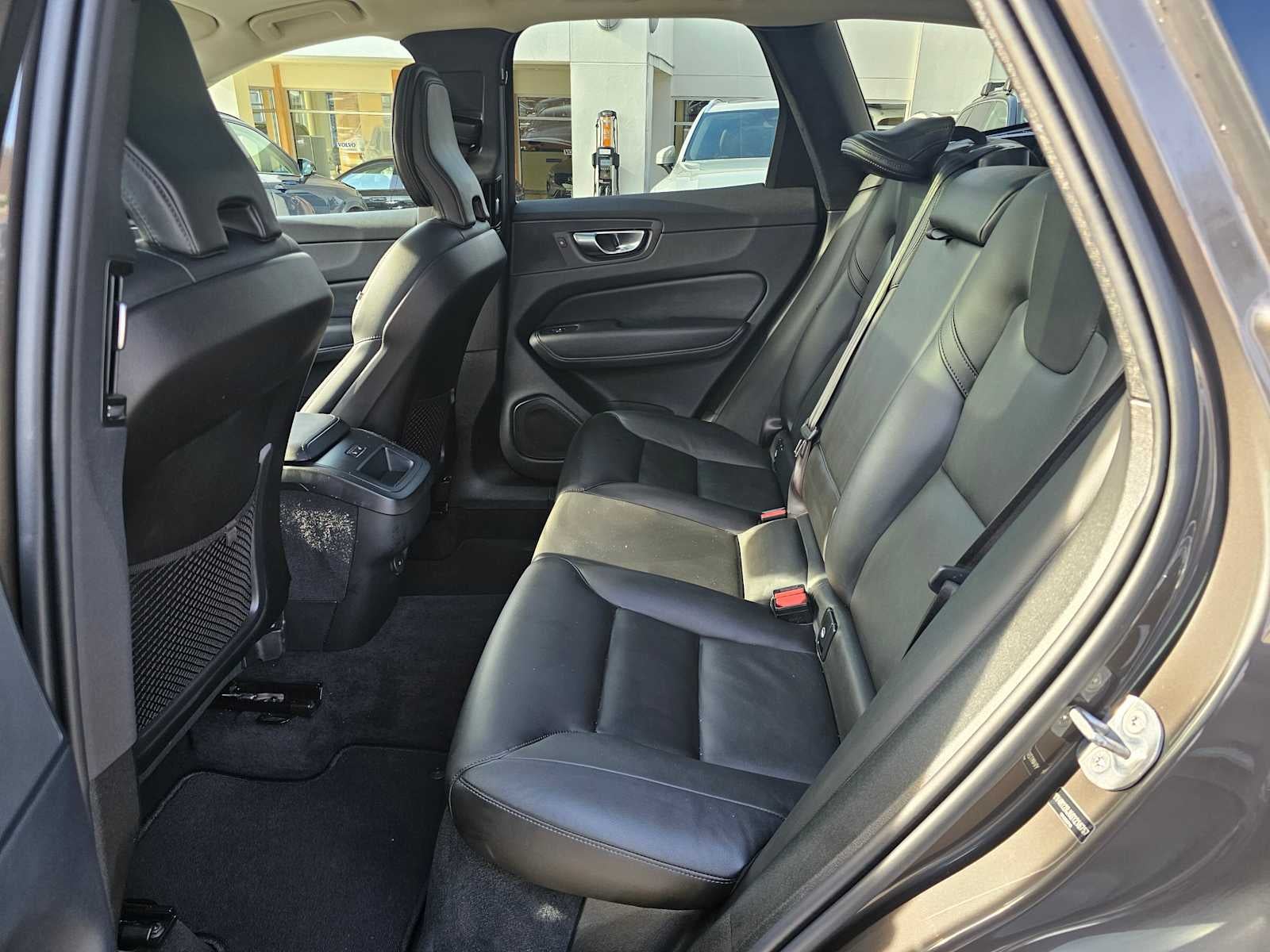 2025 Volvo XC60 Core