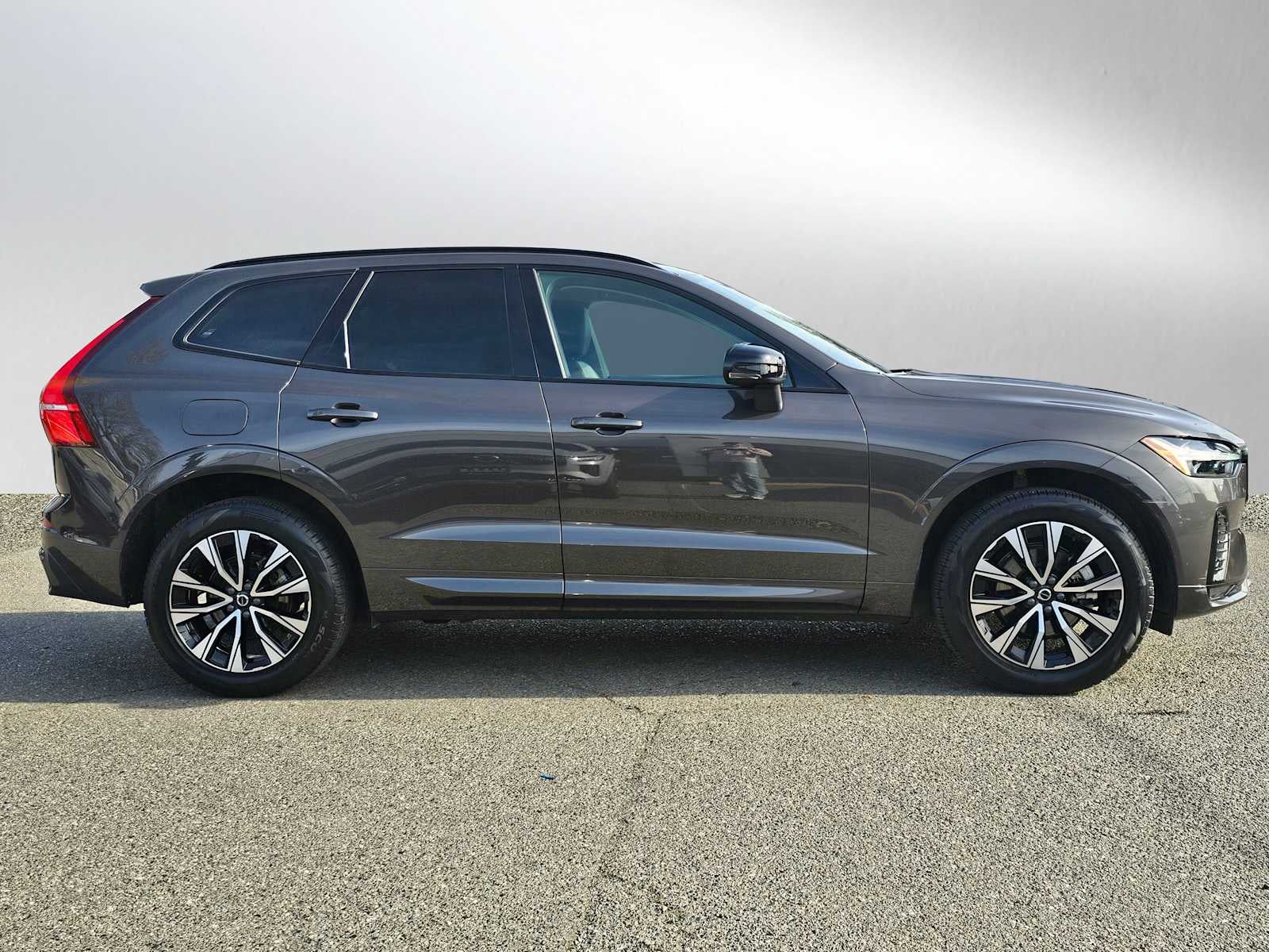2025 Volvo XC60 Core