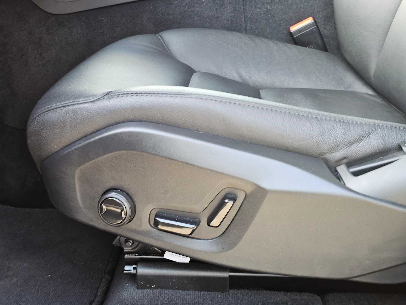 2025 Volvo XC60 Core