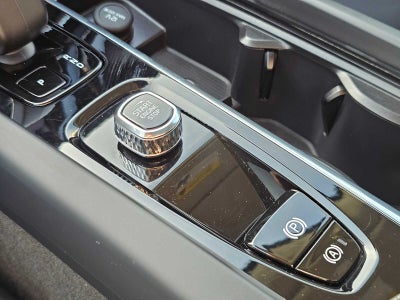 2025 Volvo XC60 Core