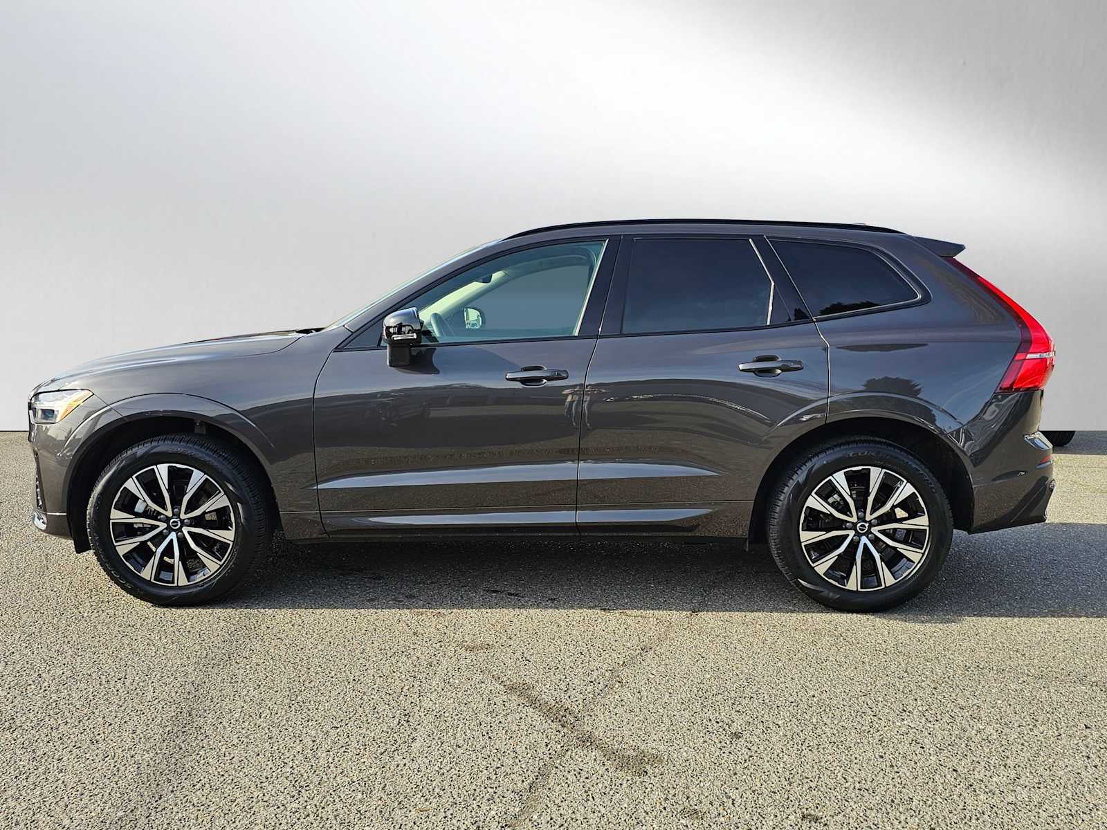 2025 Volvo XC60 Core