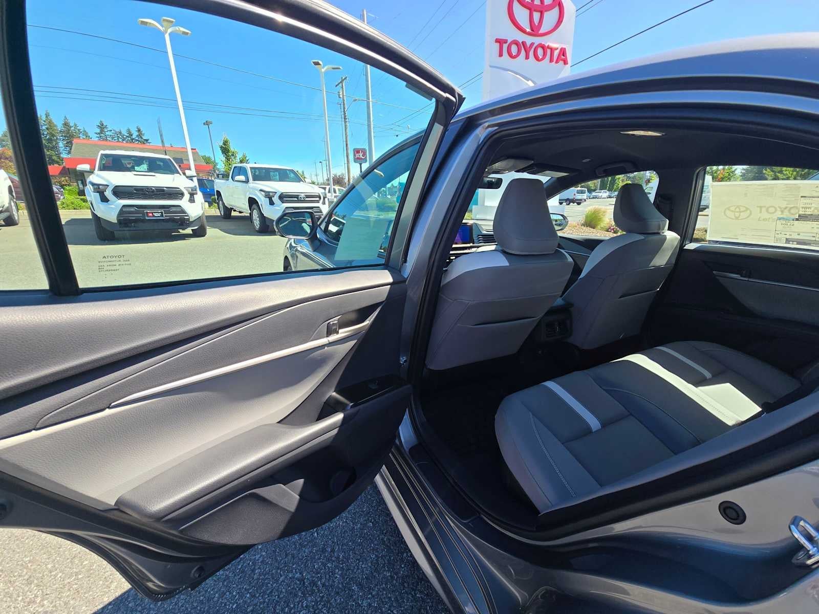 2026 Toyota Camry SE AWD