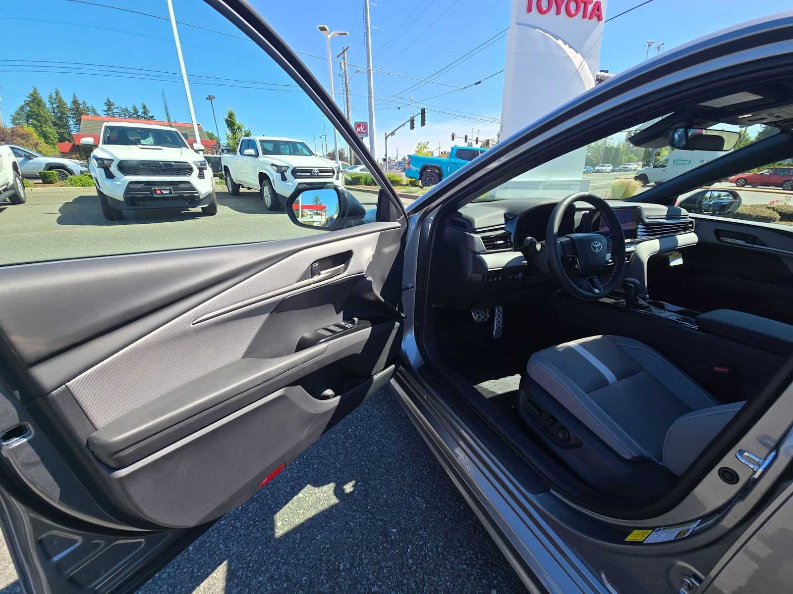 2026 Toyota Camry SE AWD