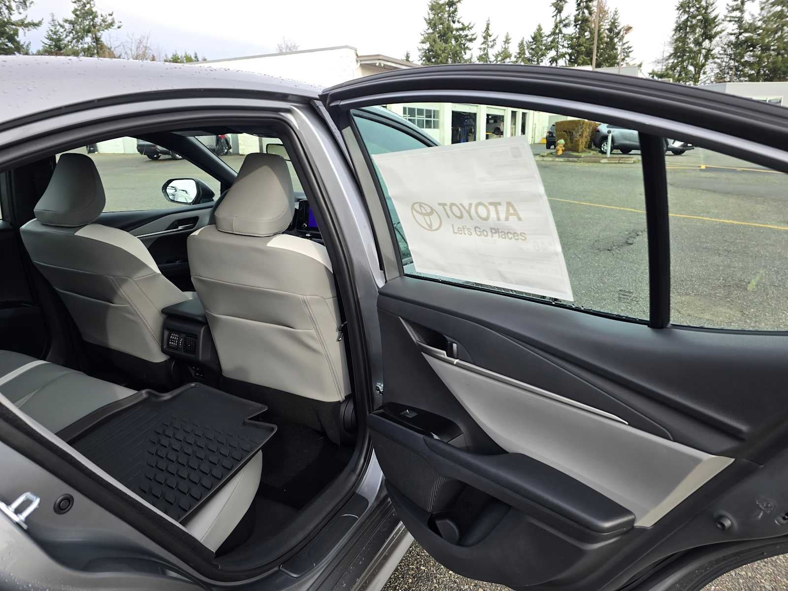 2026 Toyota Camry SE AWD