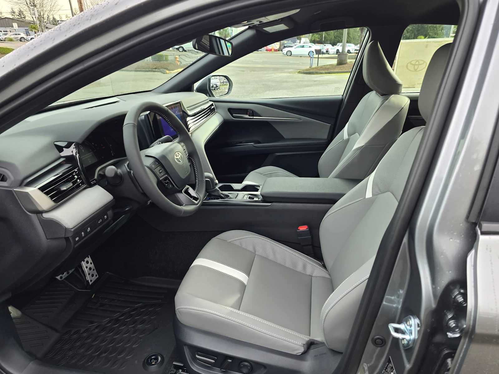 2026 Toyota Camry SE AWD