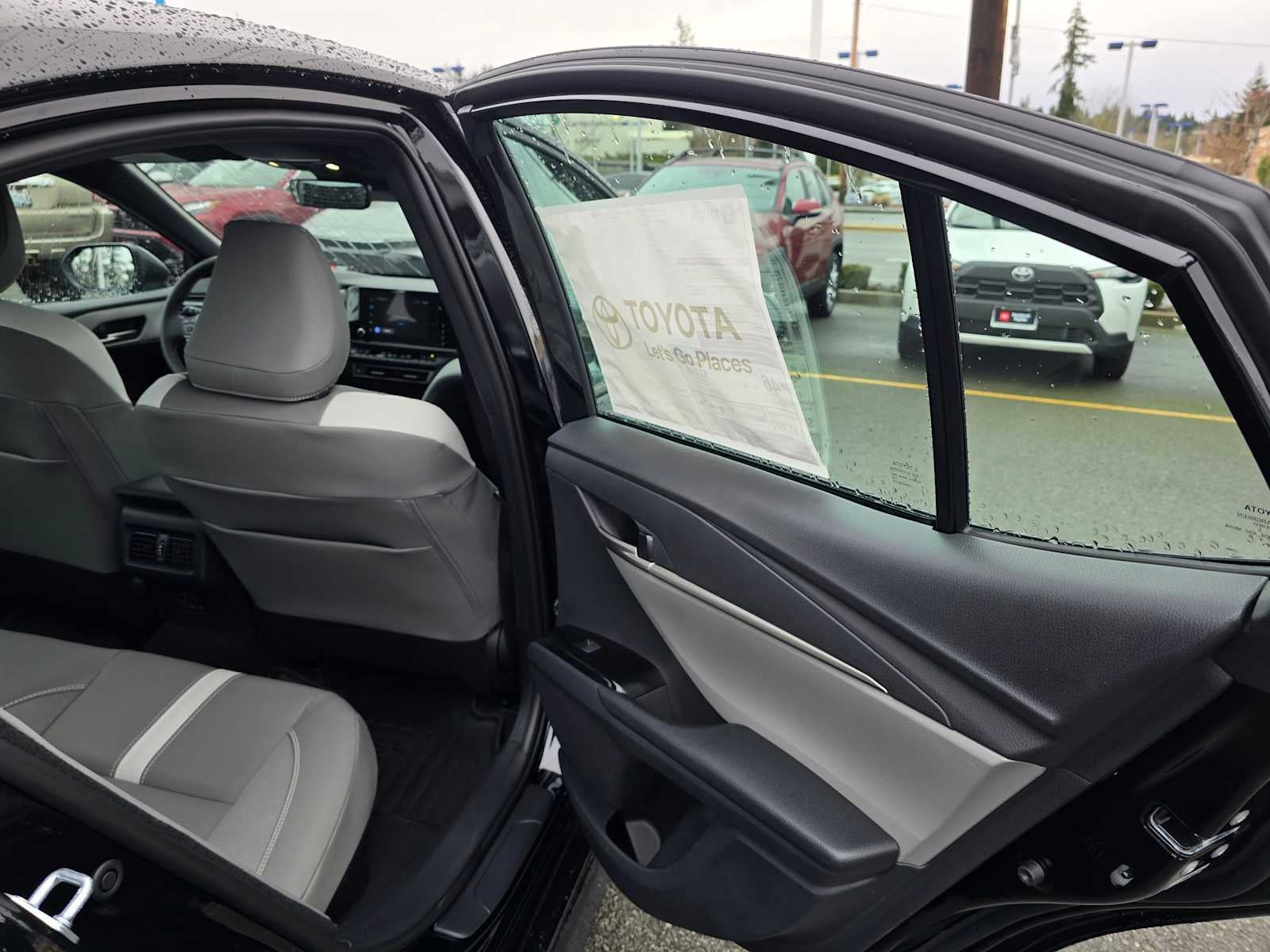 2026 Toyota Camry SE AWD