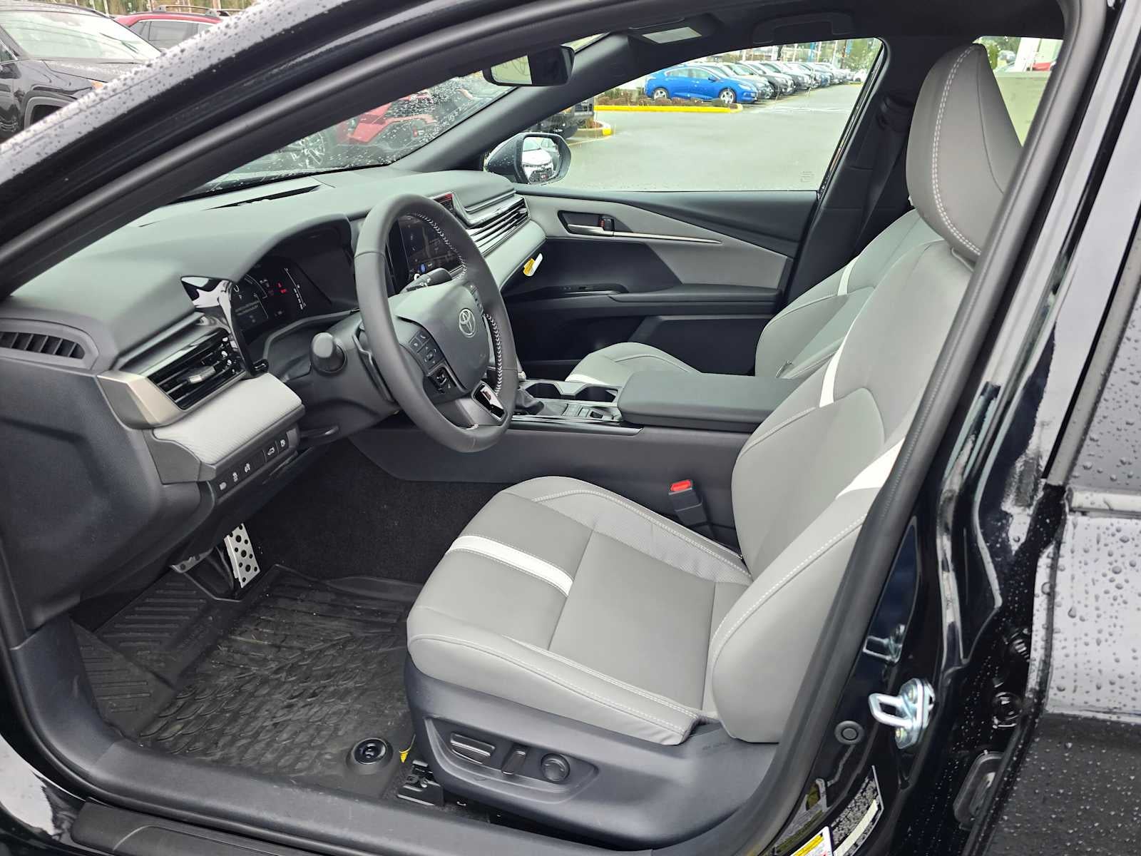 2026 Toyota Camry SE AWD