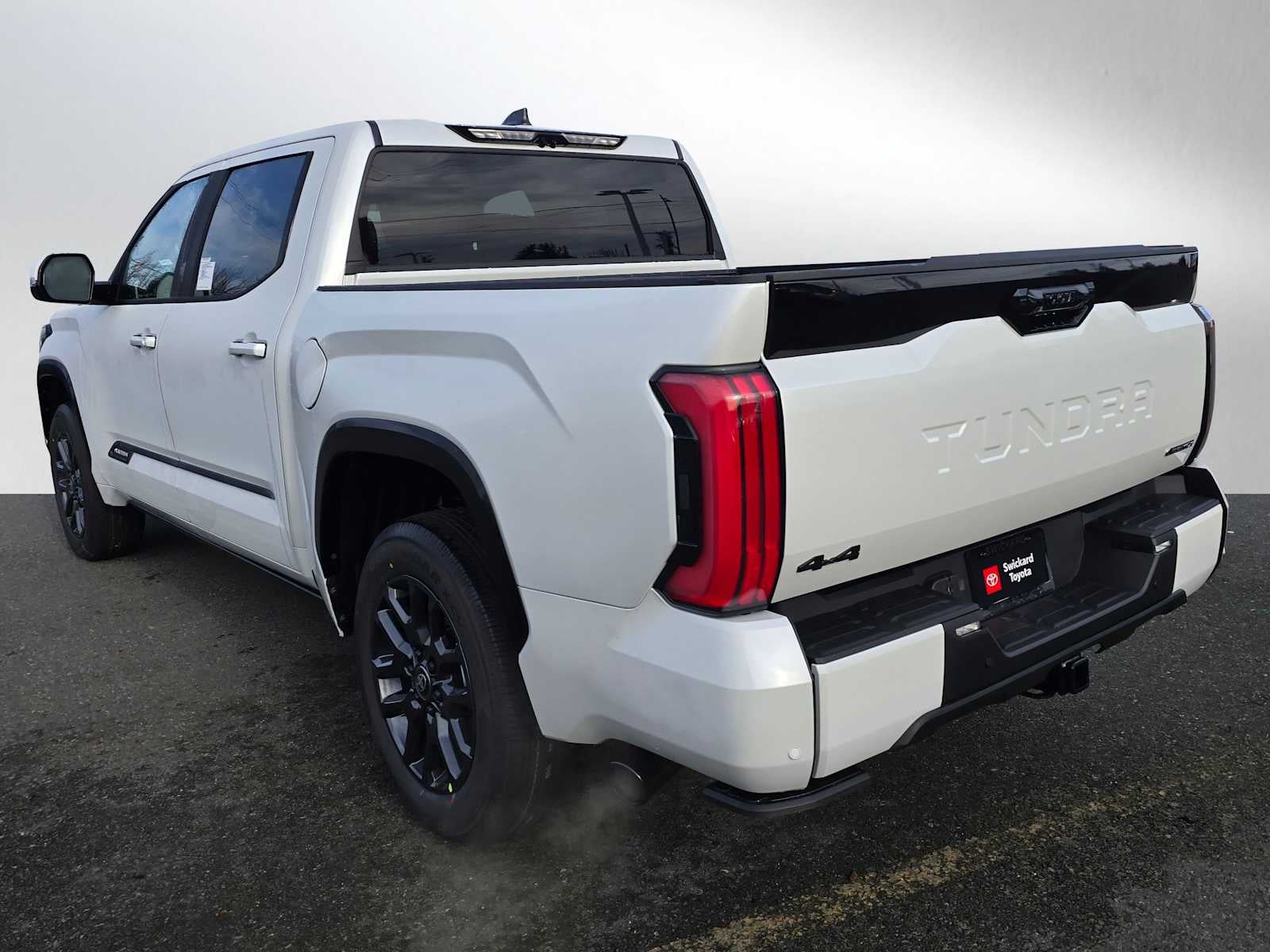 2026 Toyota Tundra i-FORCE MAX Tundra Platinum