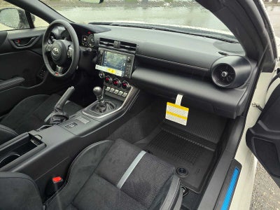 2026 Toyota GR86 Premium MT
