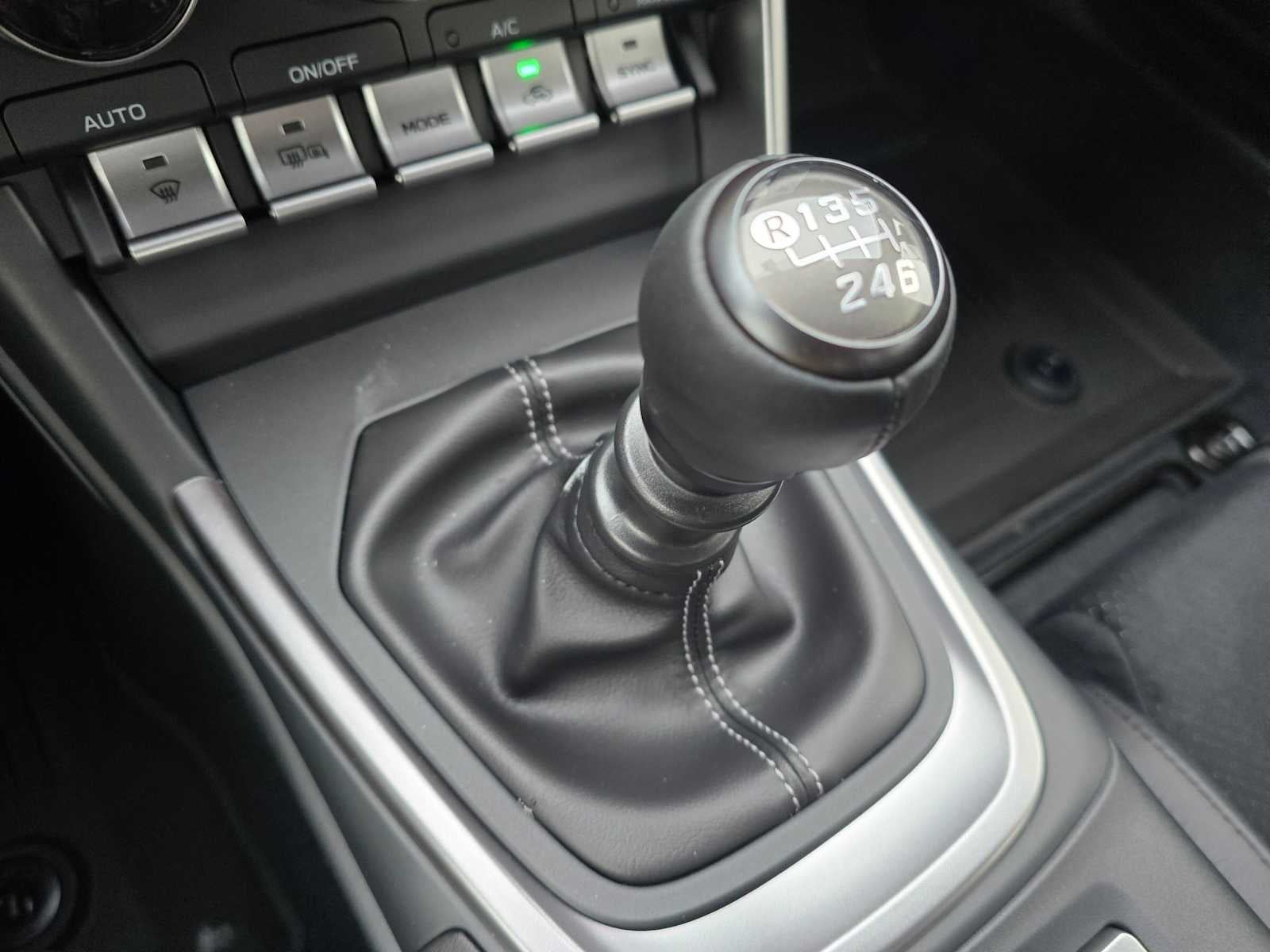 2026 Toyota GR86 Premium MT