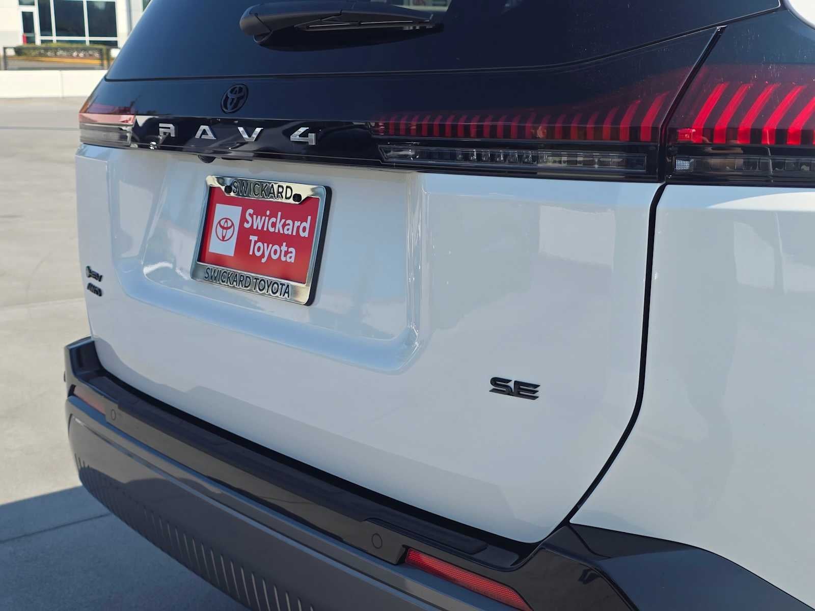 2026 Toyota RAV4 SE