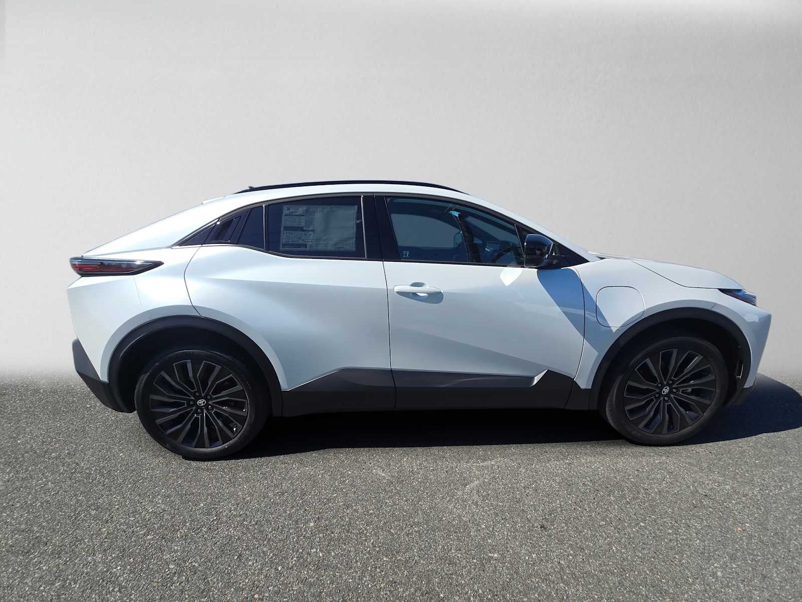 2026 Toyota C-HR XSE
