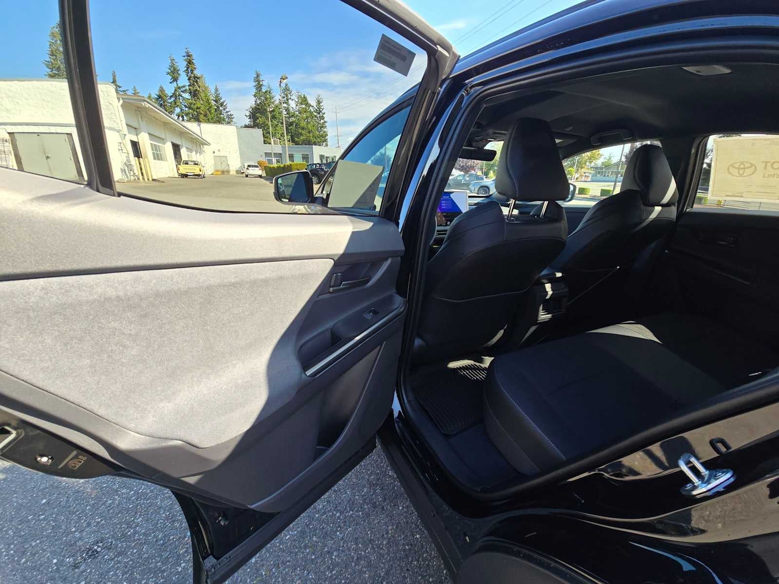 2027 Toyota C-HR SE