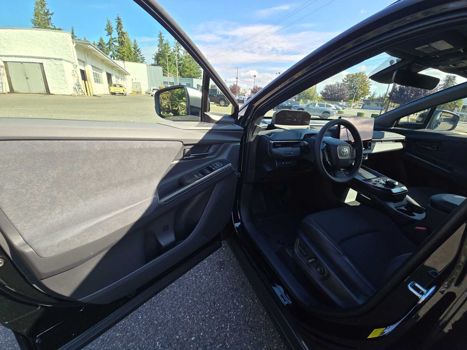 2027 Toyota C-HR SE
