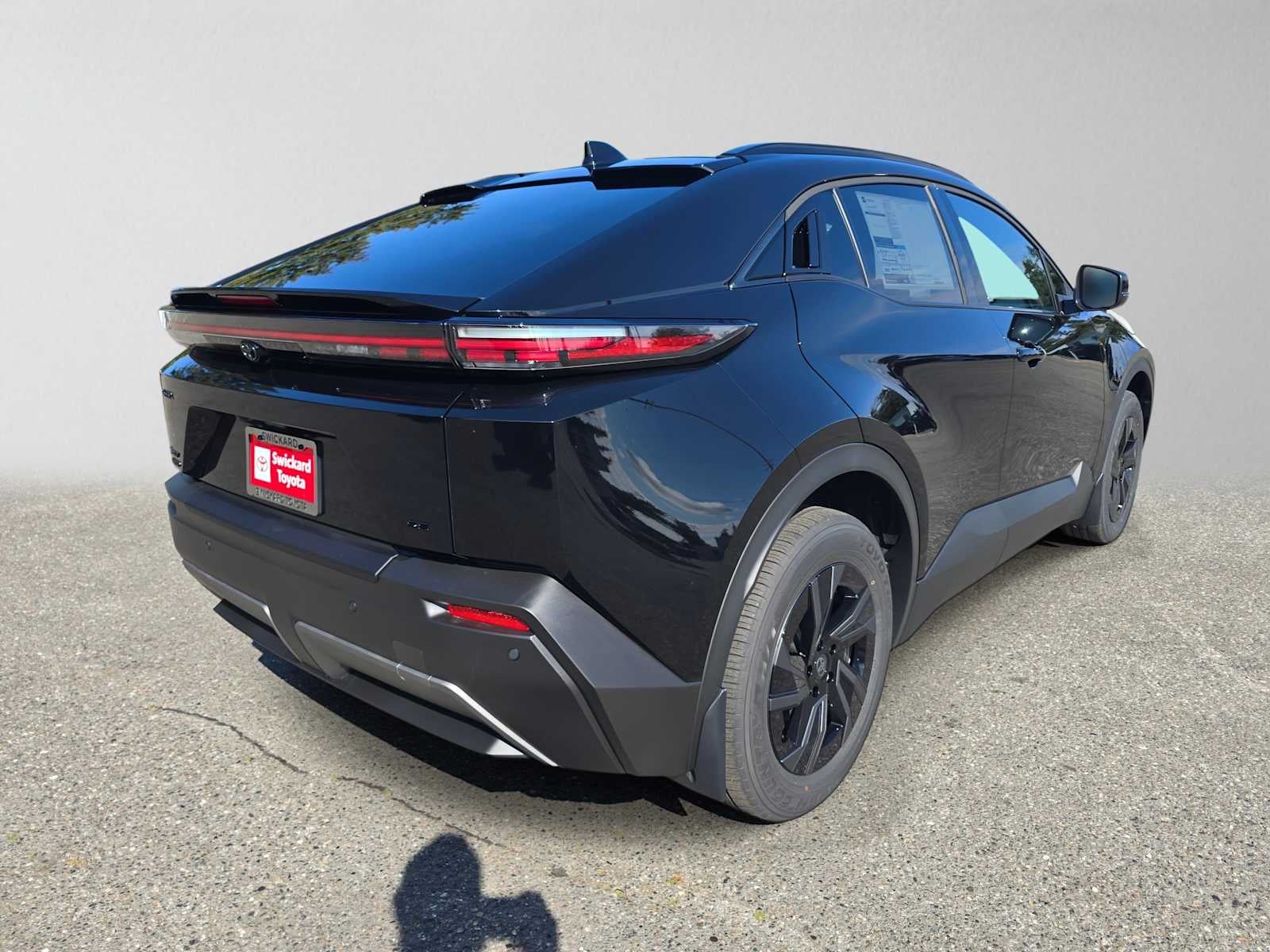 2027 Toyota C-HR SE