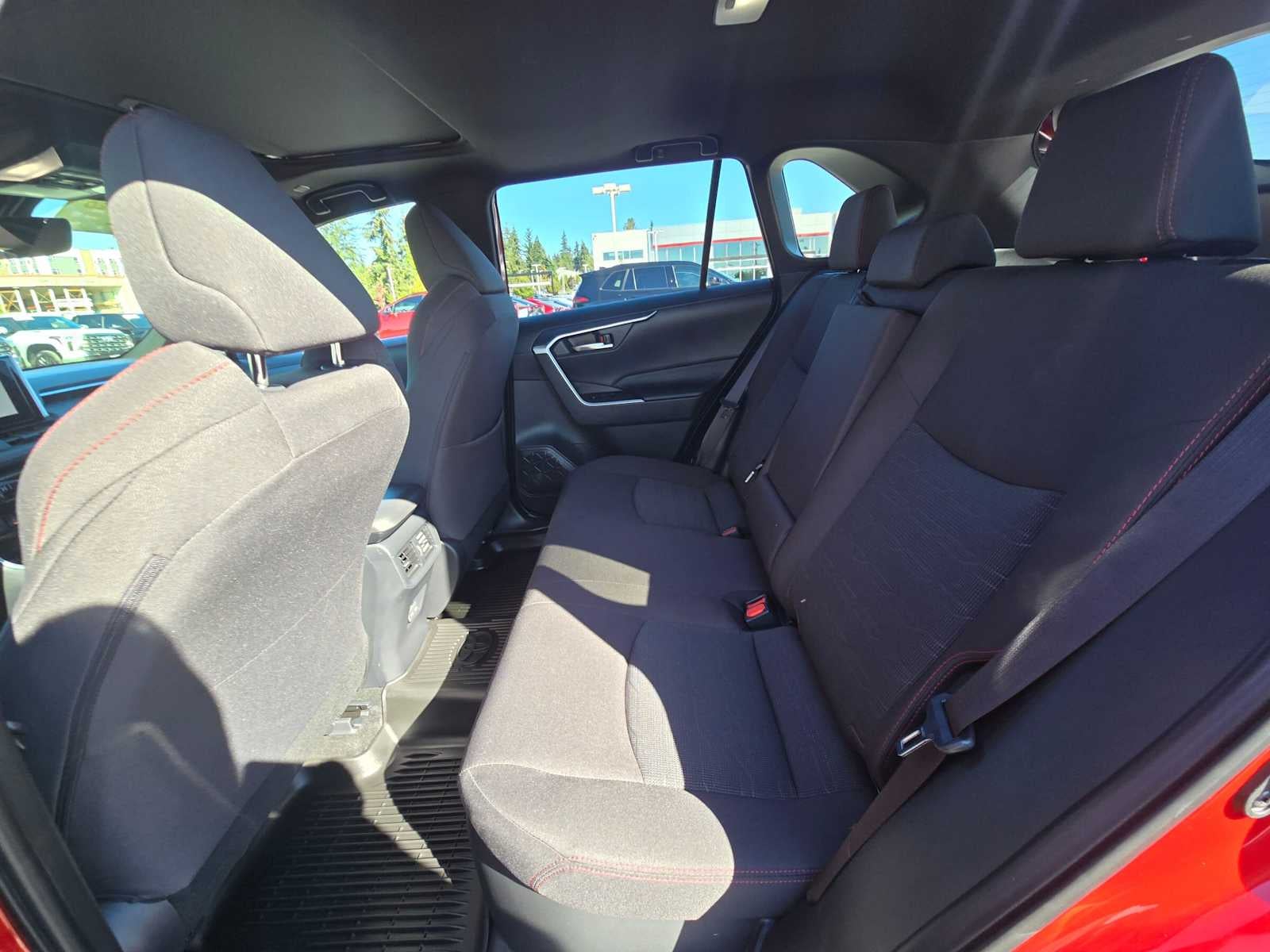 2025 Toyota RAV4 Plug-in Hybrid SE