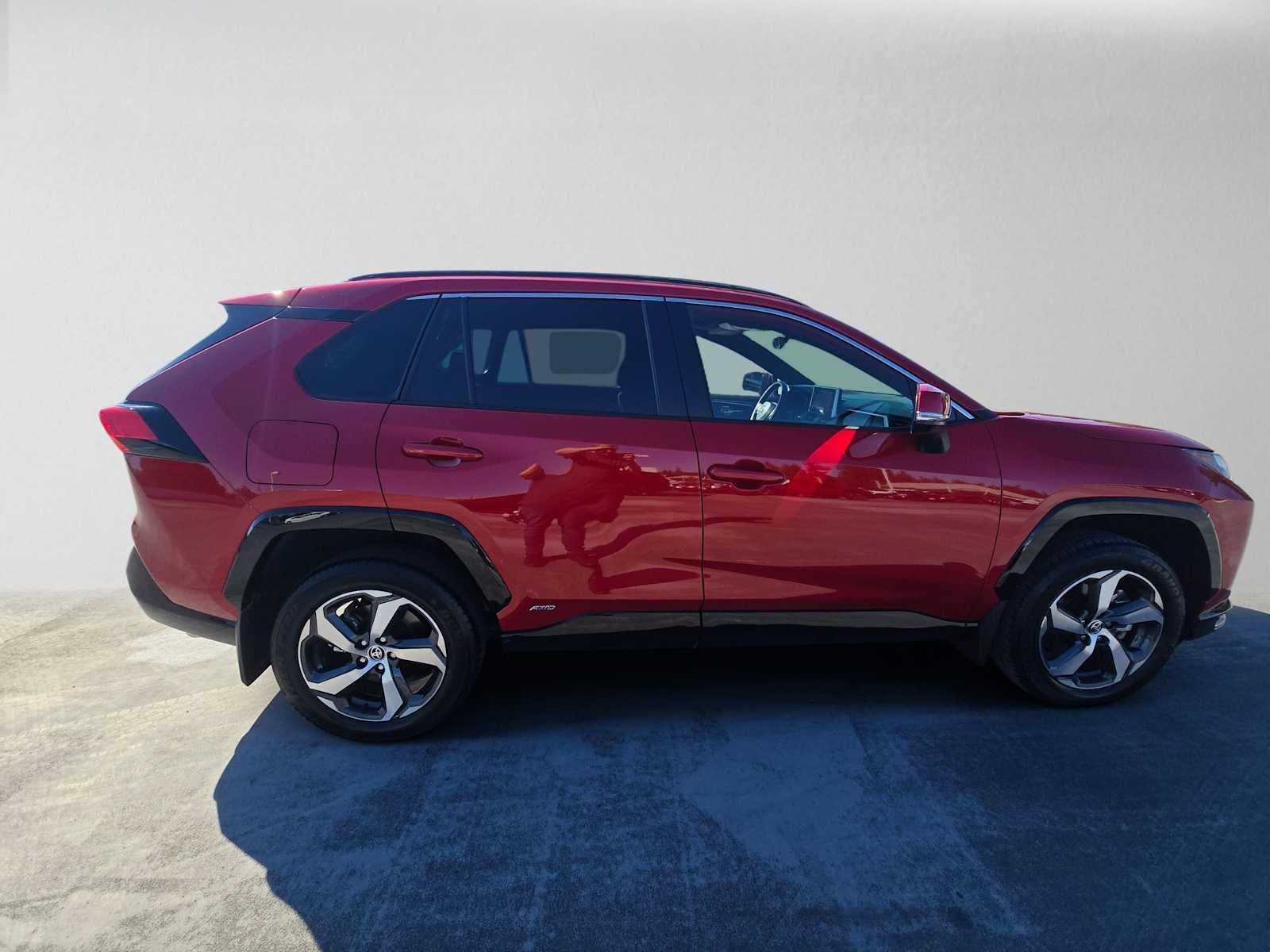 2025 Toyota RAV4 Plug-in Hybrid SE