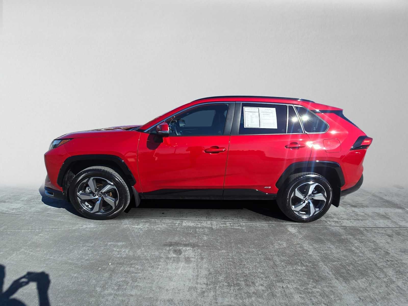 2025 Toyota RAV4 Plug-in Hybrid SE