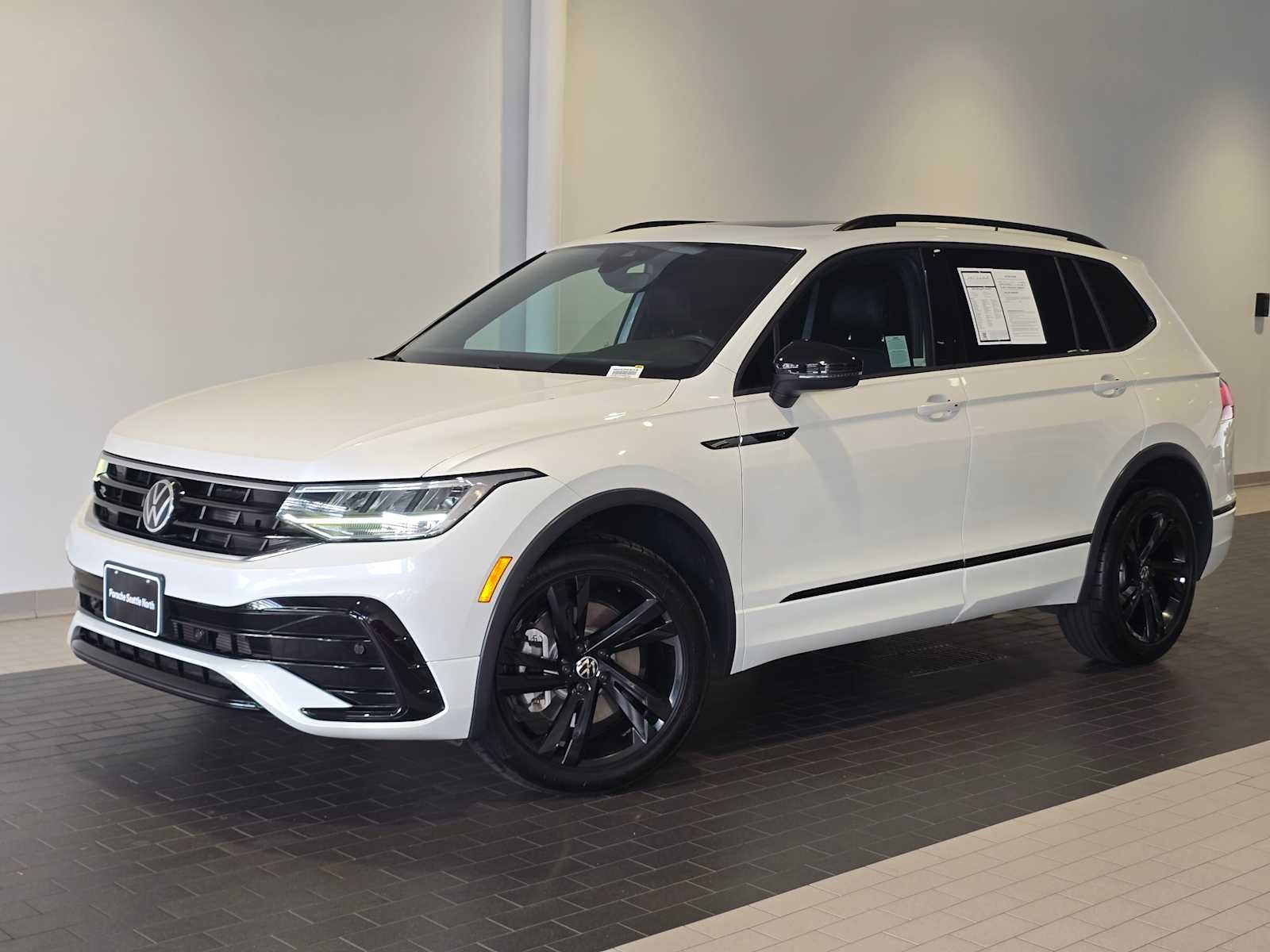 2023 Volkswagen Tiguan SE R-Line Black