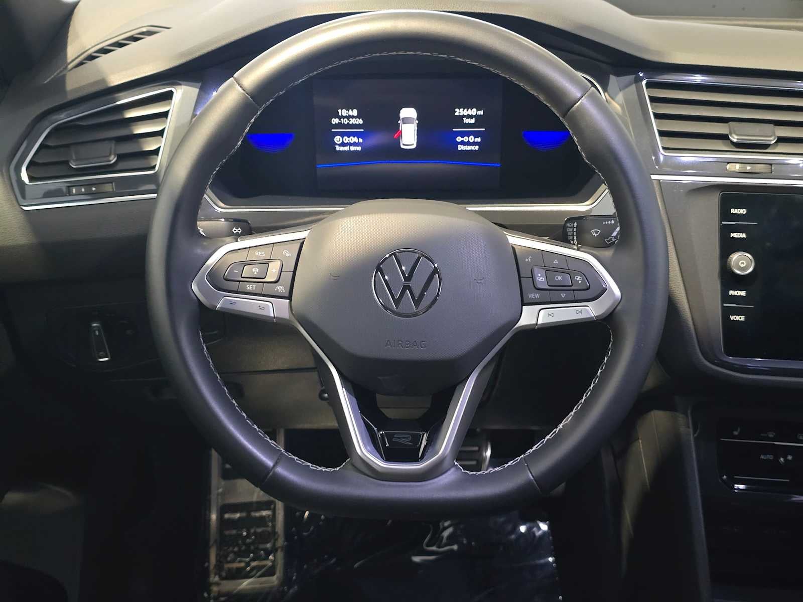 2023 Volkswagen Tiguan SE R-Line Black