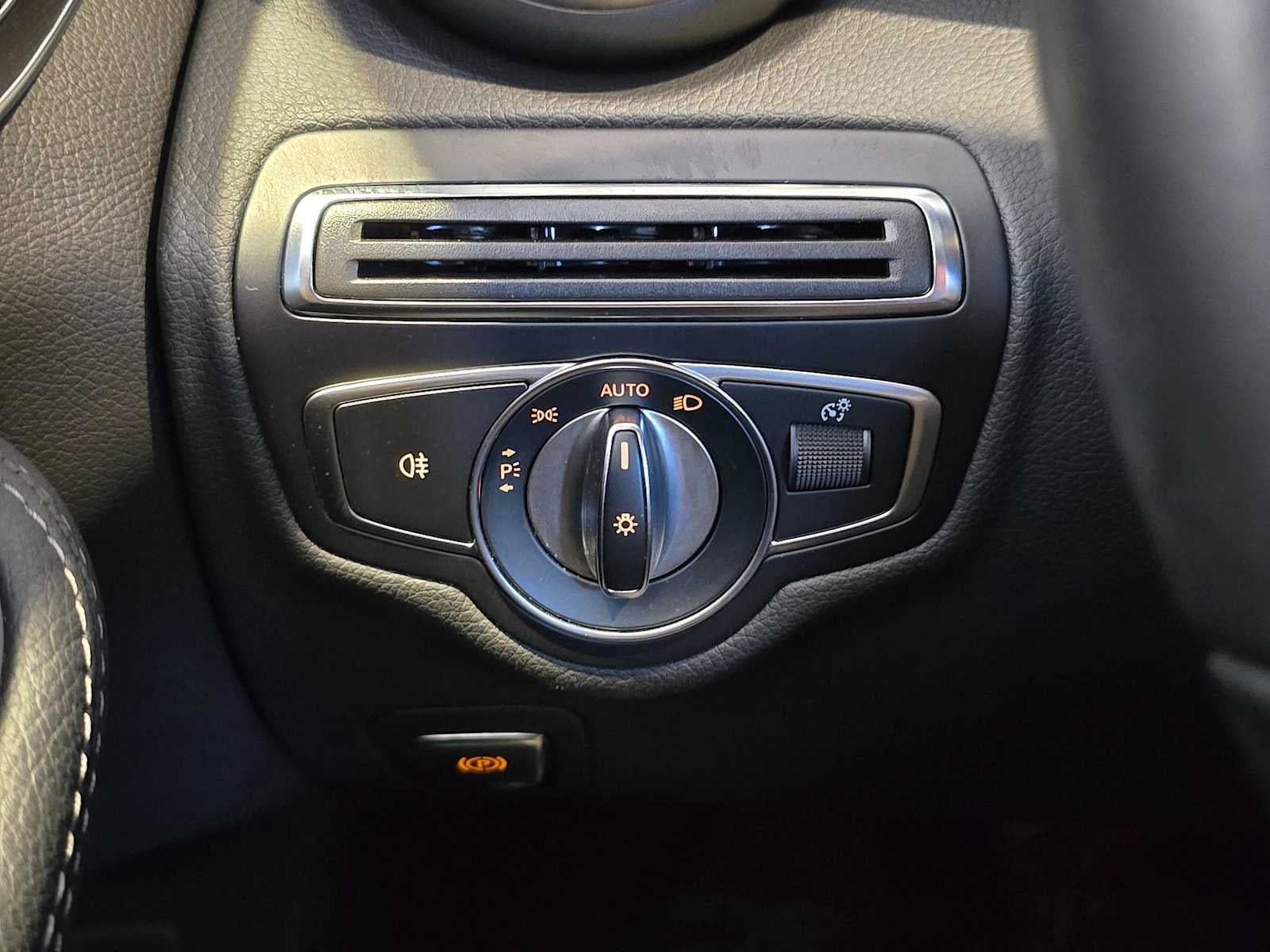 2019 Mercedes-Benz C 300 C 300