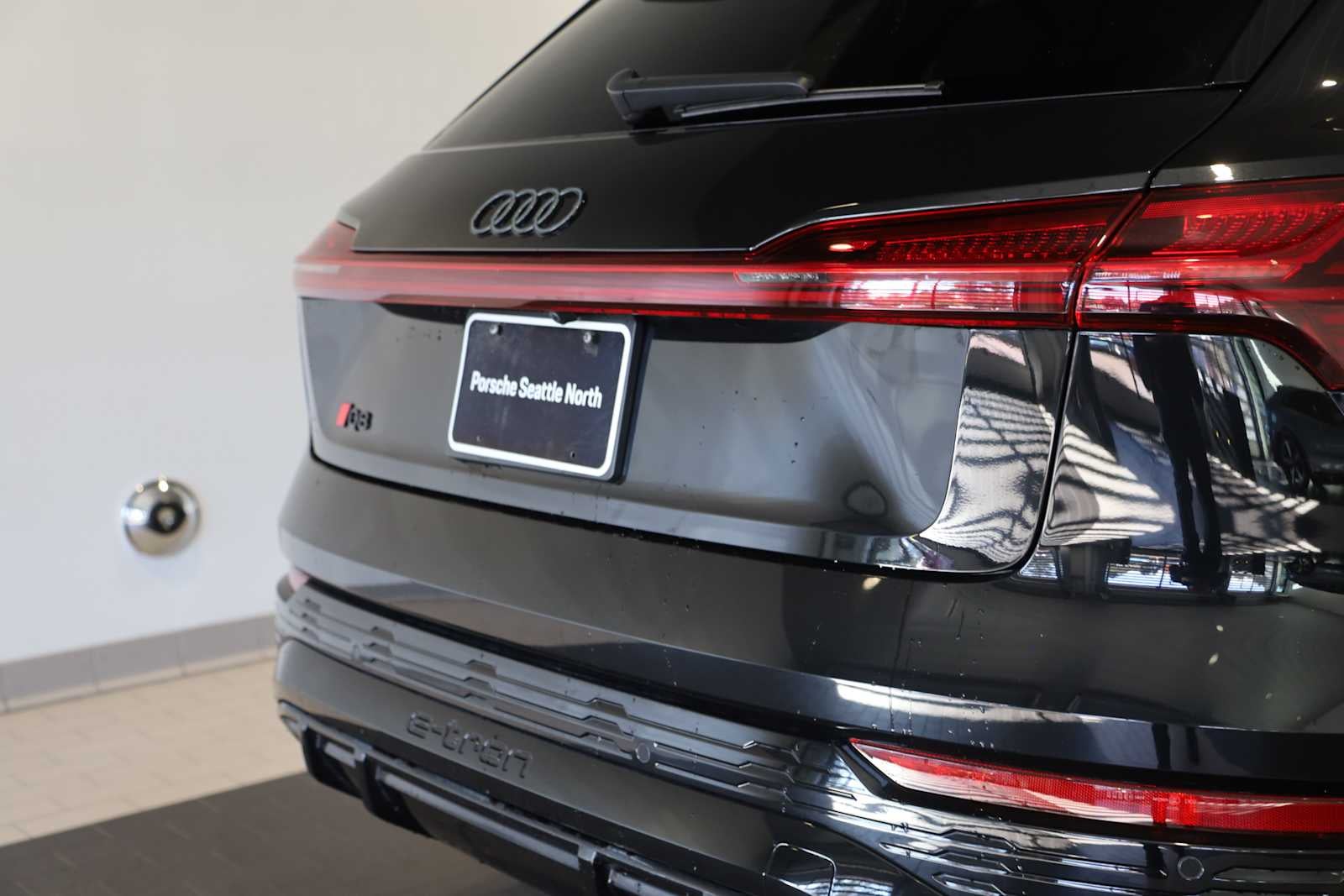 2024 Audi Q8 e-tron Prestige