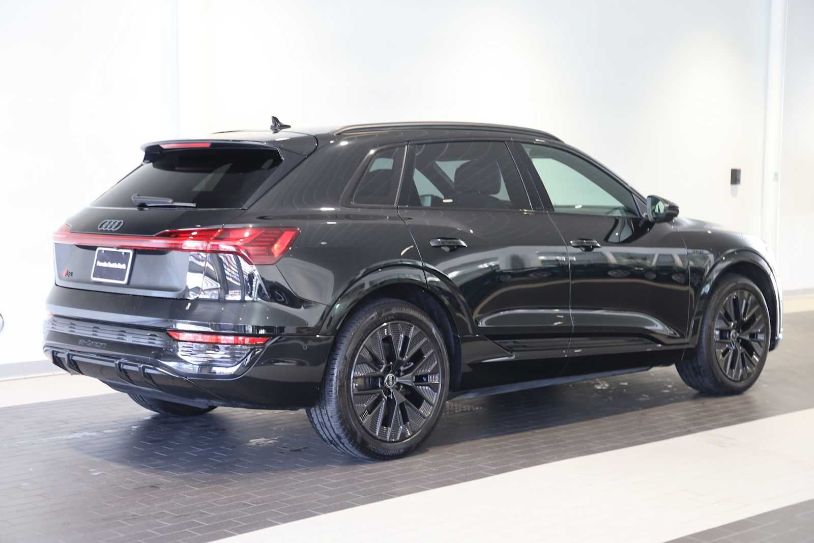 2024 Audi Q8 e-tron Prestige