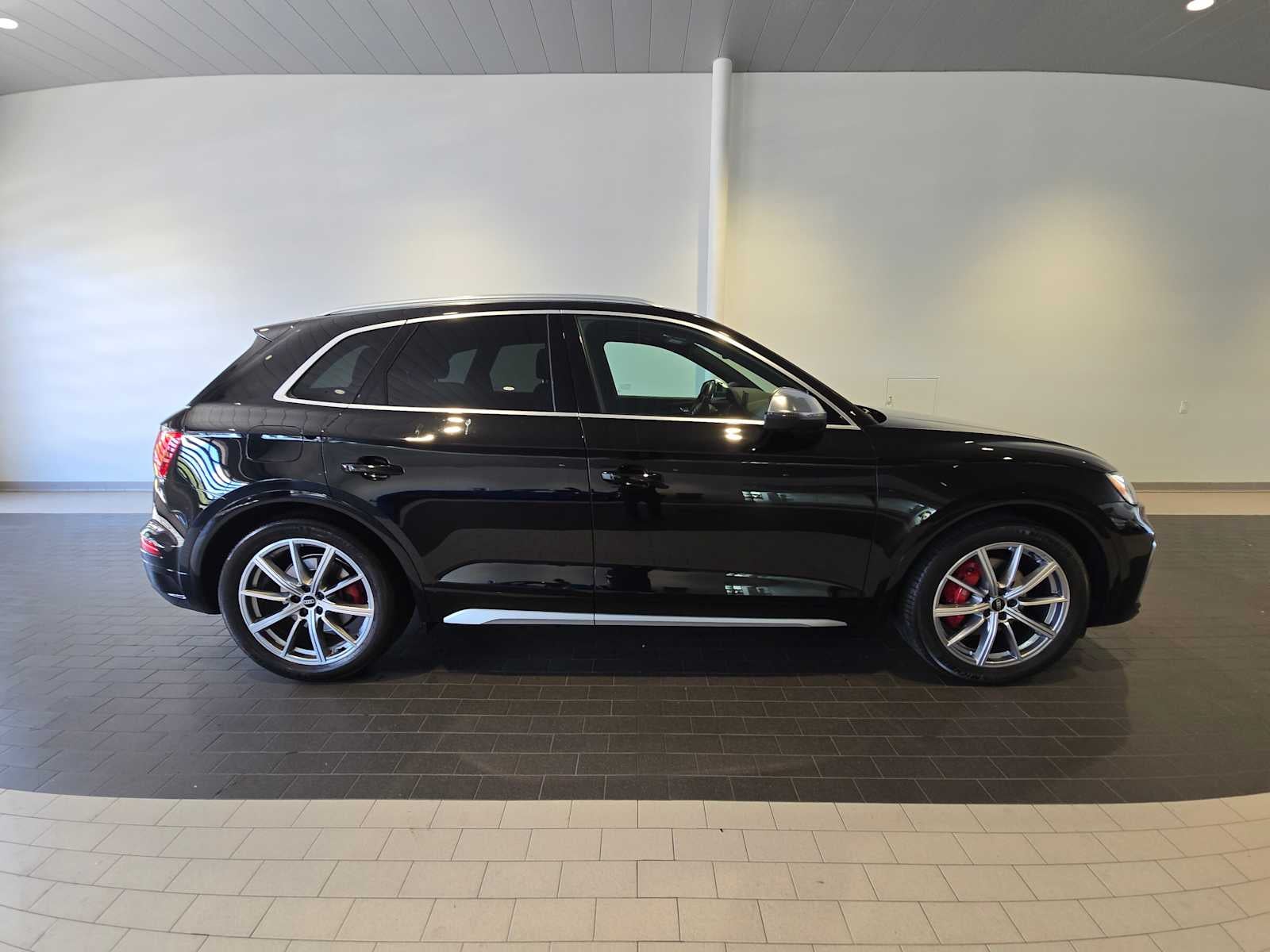 2023 Audi SQ5 Premium Plus