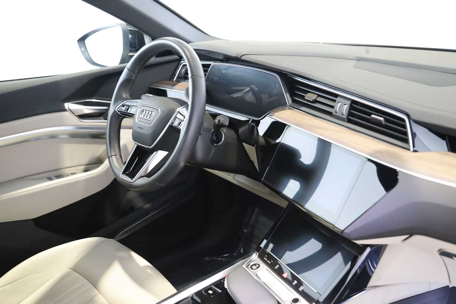 2024 Audi Q8 e-tron Sportback S line Premium Plus