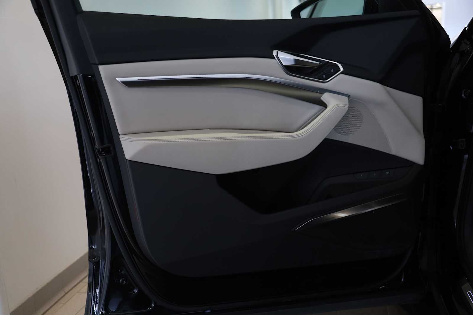 2024 Audi Q8 e-tron Sportback S line Premium Plus
