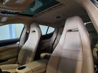 2016 Porsche Panamera Panamera 4 Edition
