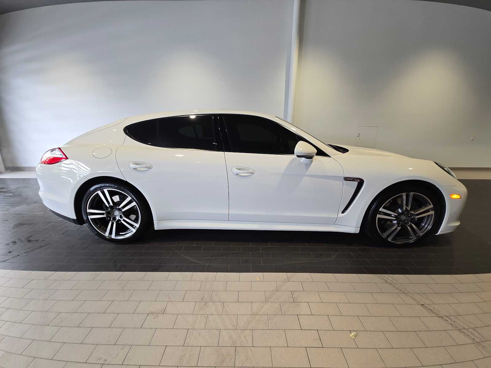 2011 Porsche Panamera Base